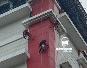 tukang cat gedung pakai tali, pengecatan gedung tinggi rope accses,jasa cat gedung tinggi