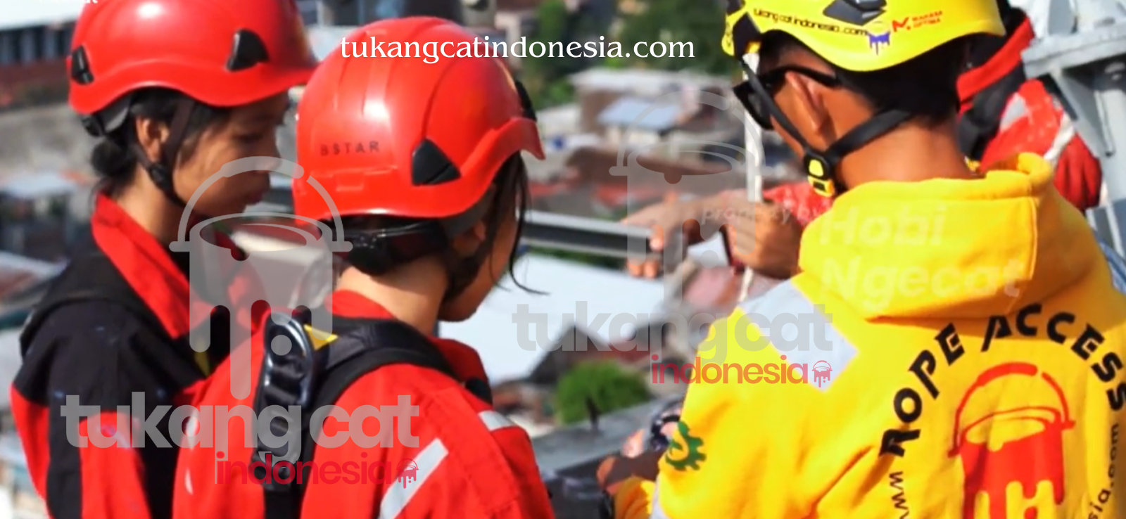 SPESIALIS Rope Access – PERAWATAN FASAD PENGECATAN GEDUNG TINGGI DI BANDUNG & YOGYAKARTA