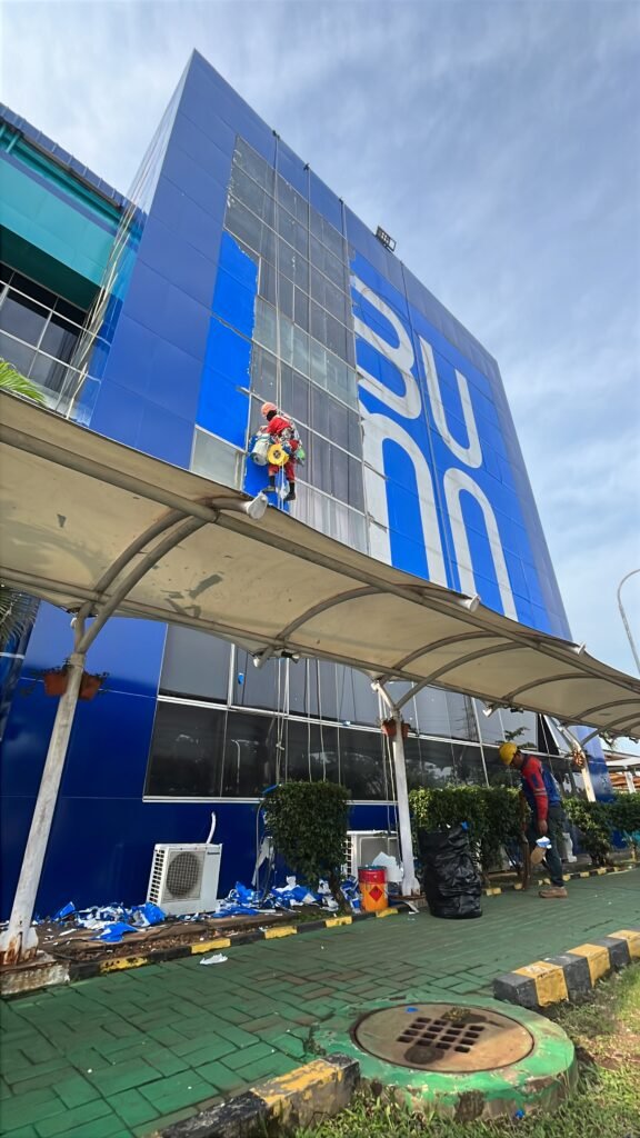 Jasa Pengecatan Industri Indonesia - Rope Access untuk Pabrik, Gudang, Silo, dan Fasilitas Industri 1 RYUH0039